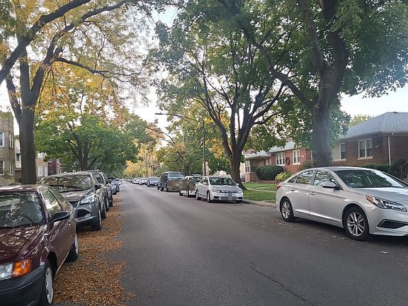 5th image of 6749 N Artesian Ave #G