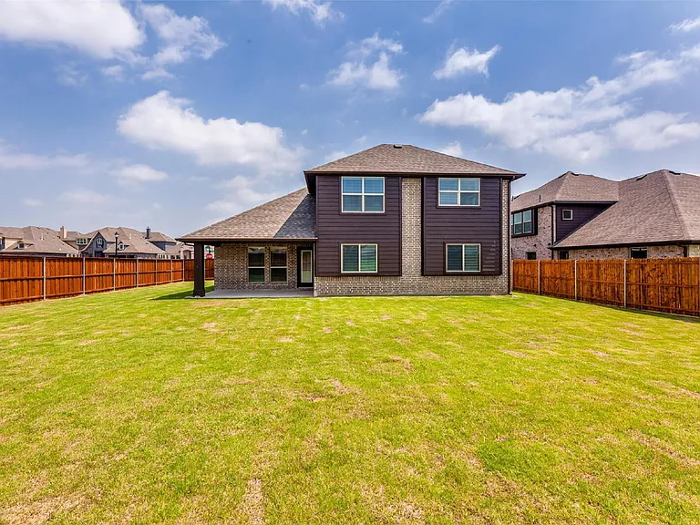 1304 Lancaster Dr — Photo 31