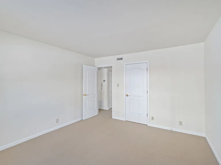 1264 Villa Ln #C — Photo 11