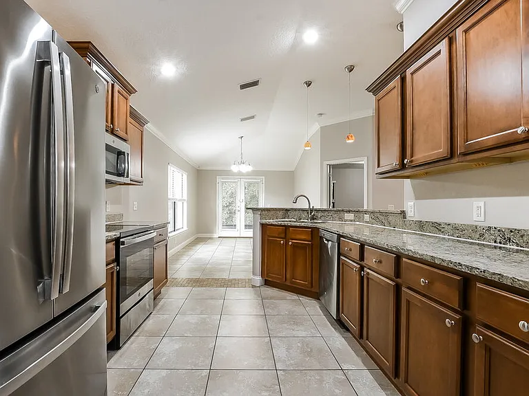 348 Ashton Woods Ln — Photo 7
