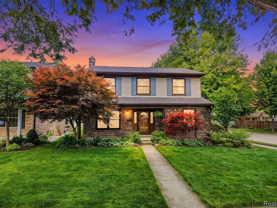 1st image of 1765 Robindale Ave