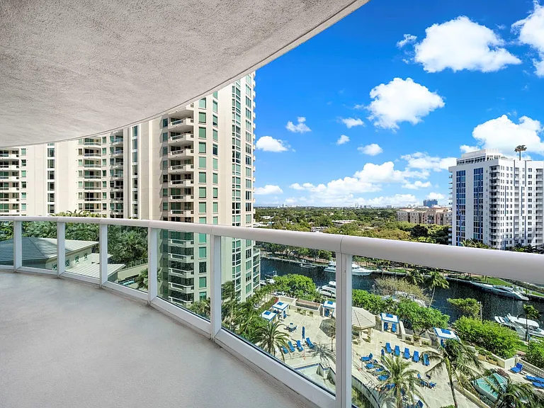 347 N New River Dr #1110 — Photo 3