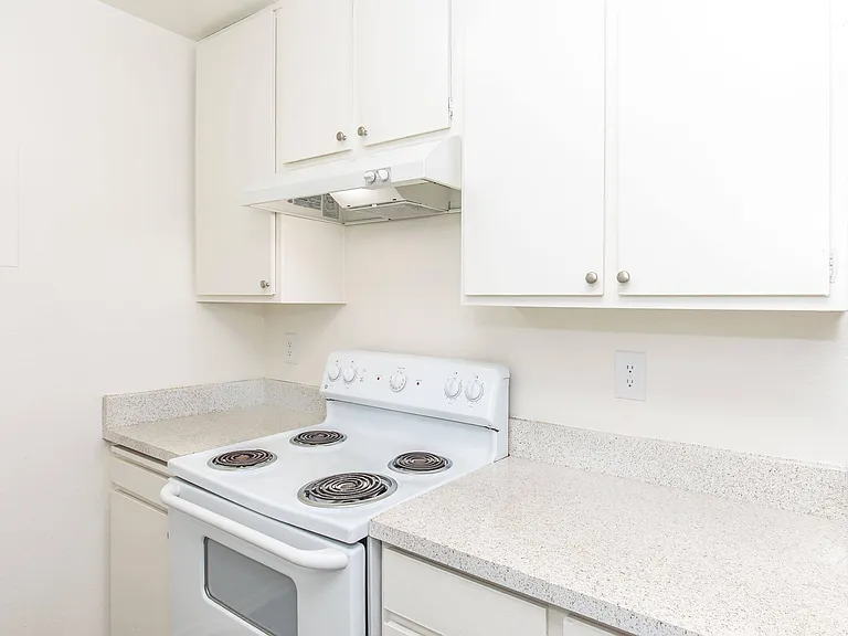 Eastwood Apartment Homes — Photo 30