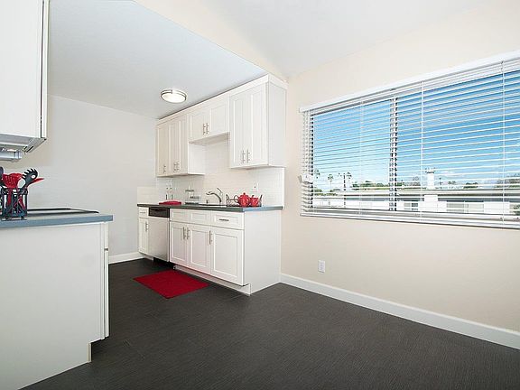 5th image of 3477 Maricopa St APT 42