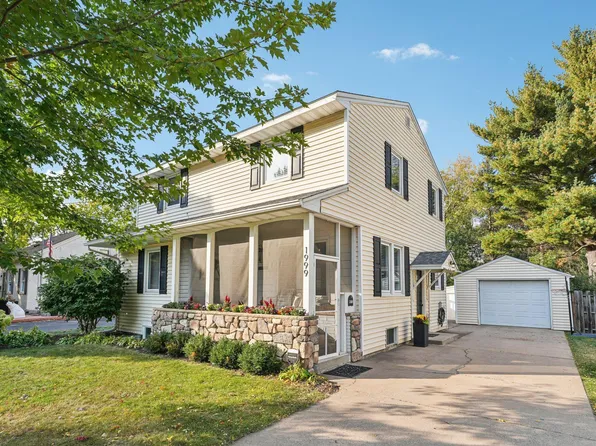 1999 6th St, White Bear Lake, MN 55110