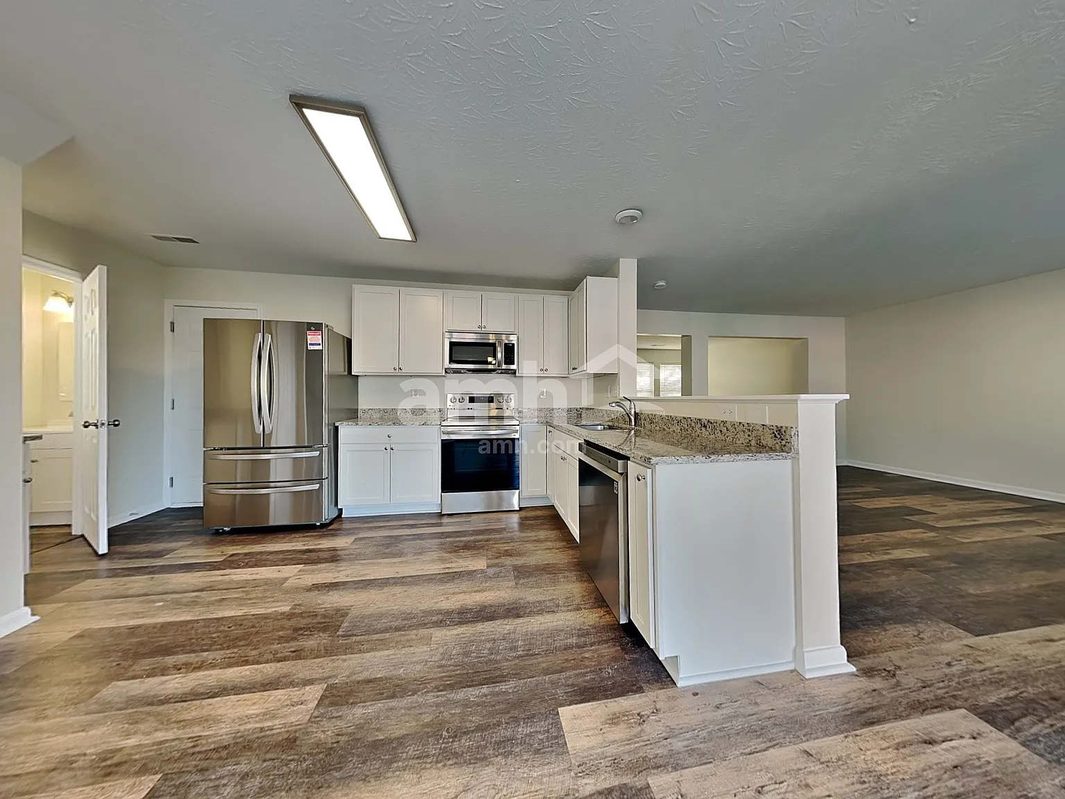 3 bed, 2.5 bath, 1740 sqft, $2,385 — Photo 3