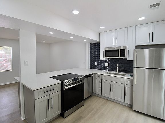 5th image of 1353 S Coffman St APT 1