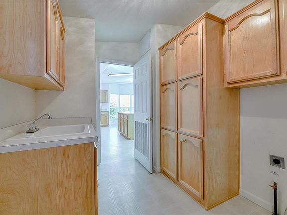 4th image of 501 Mill Pond Dr #501