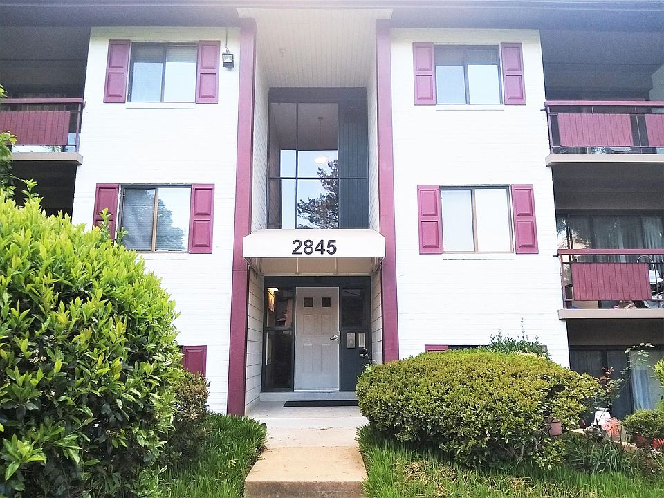 1st image of 2845 Windsor Dr APT 301