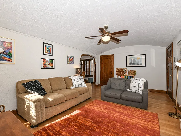 6811 Aetna Ct — Photo 11