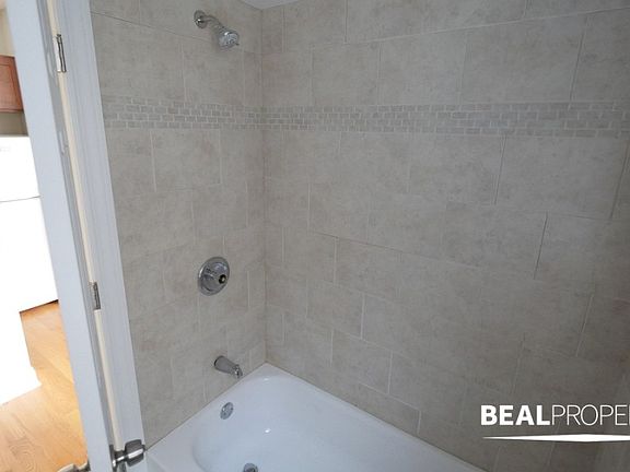5th image of 837 W Wolfram St #837407