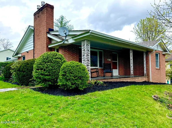 210 W Barclay St, Bedford, PA 15522