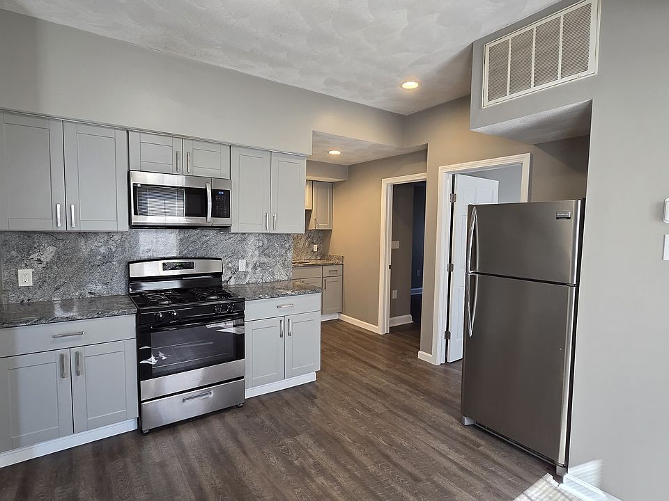 1st image of 148 Chestnut St APT 1