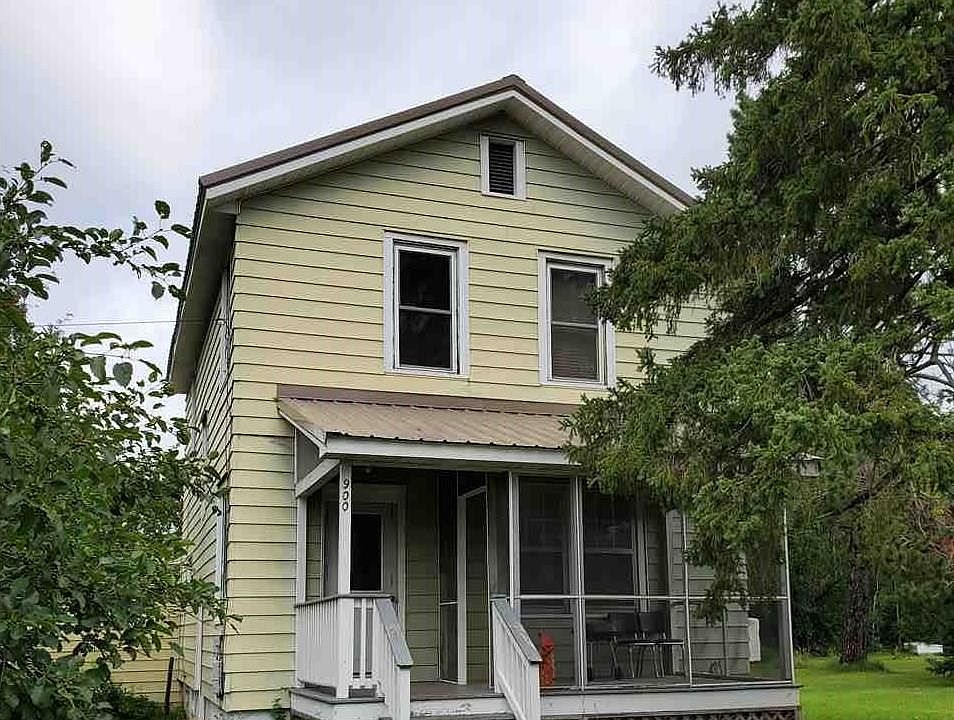 1st image of 900 Celia St