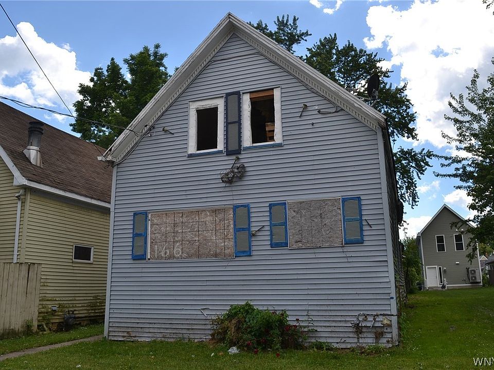 1st image of 166 Thompson St