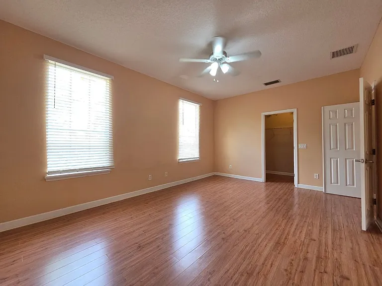 337 Coral Beach Cir — Photo 12