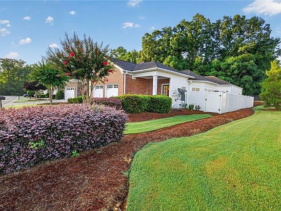 3rd image of 236 Abercorn Way
