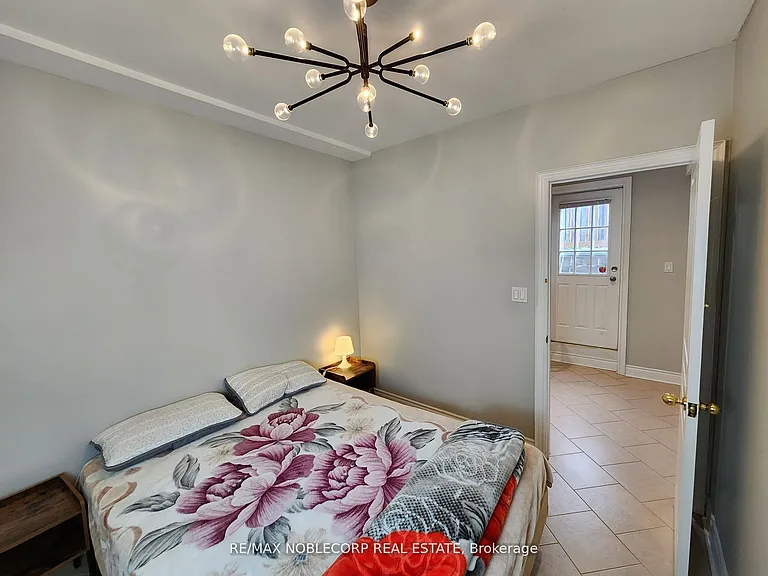 5 Twinberry Cres #LOWER — Photo 9