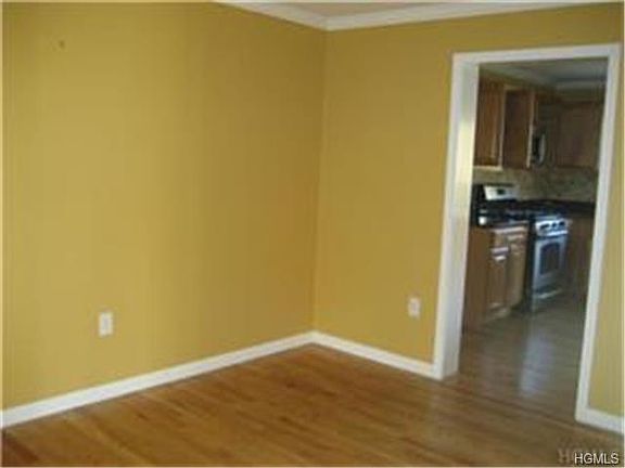 4th image of 2031 Oakwood Dr
