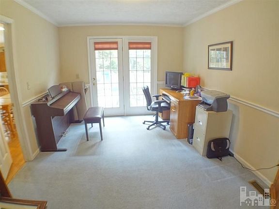 4th image of 3106 Scarborough Dr