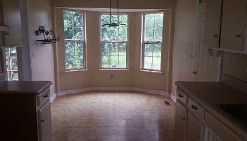 4th image of 105 W Monterey Ct