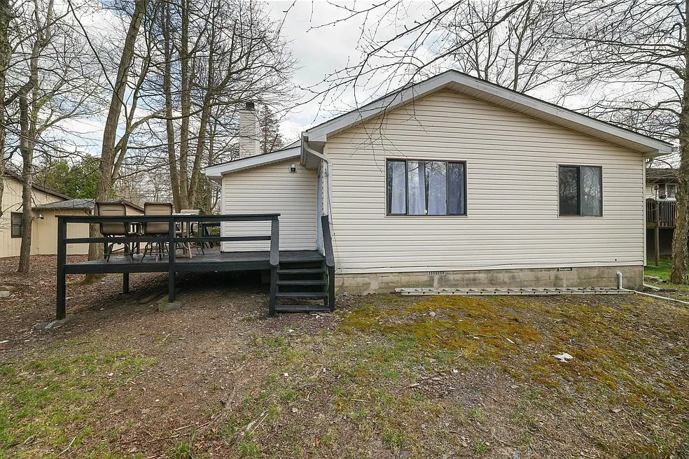 4 bed, 1960 sqft, $2,400 — Photo 3