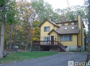 120 Penn Ct, Dingmans Ferry, PA 18328