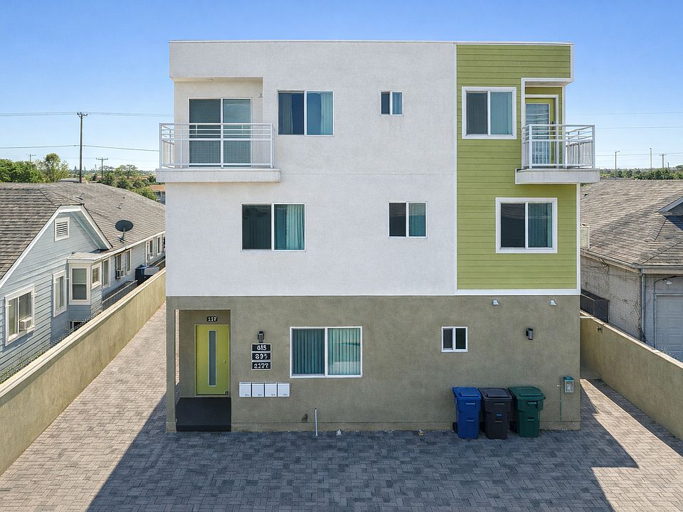 1st image of 620 1/2 W 45th St #620-1/2