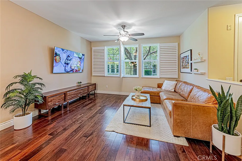 3 bed, 2.5 bath, 1630 sqft, $3,600 — Photo 2