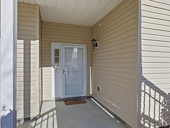 3rd image of 822 Sail Ln. #103