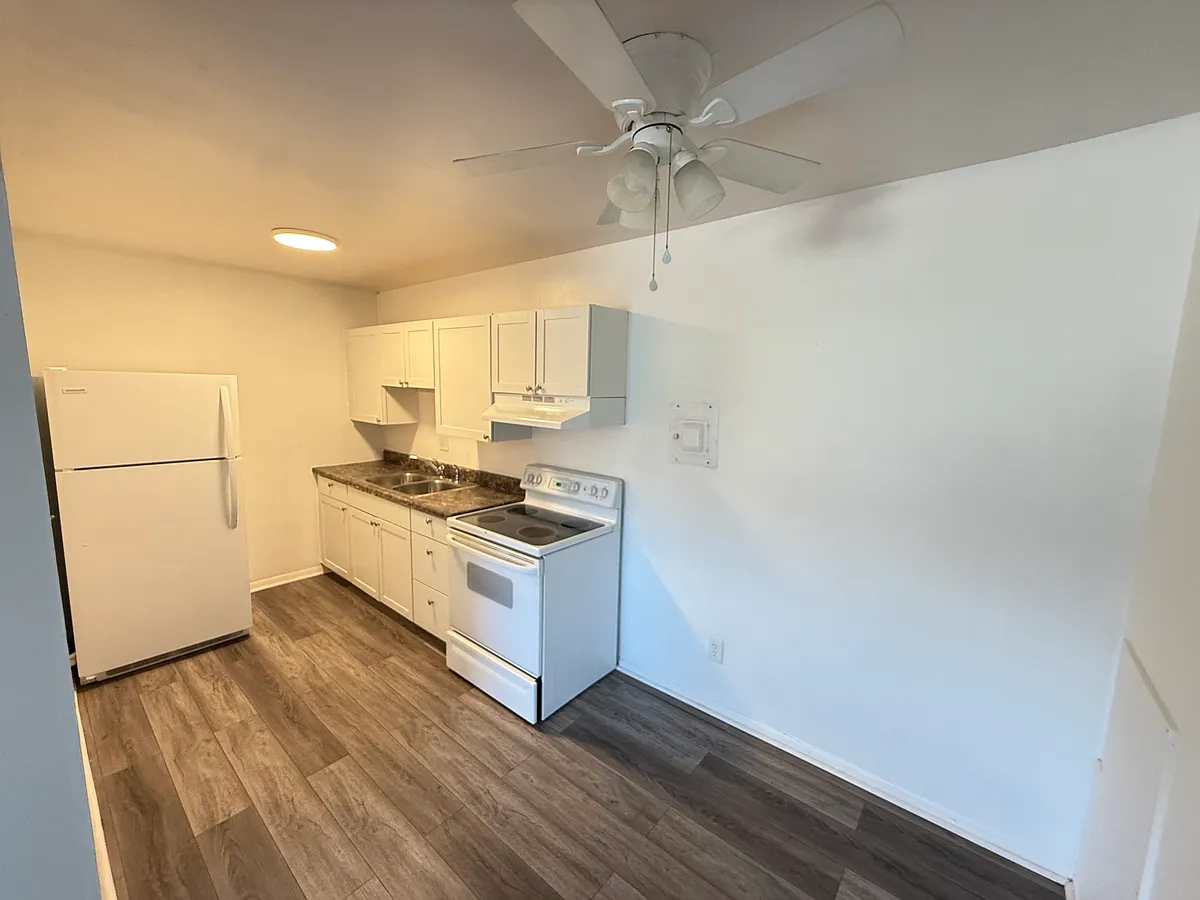Building Photo - 2075 Triumph Dr #21