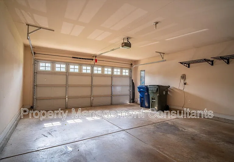 108 Oak Shade Dr — Photo 13