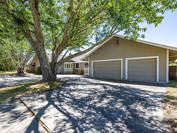 3rd image of 5325 Lone Pine Road