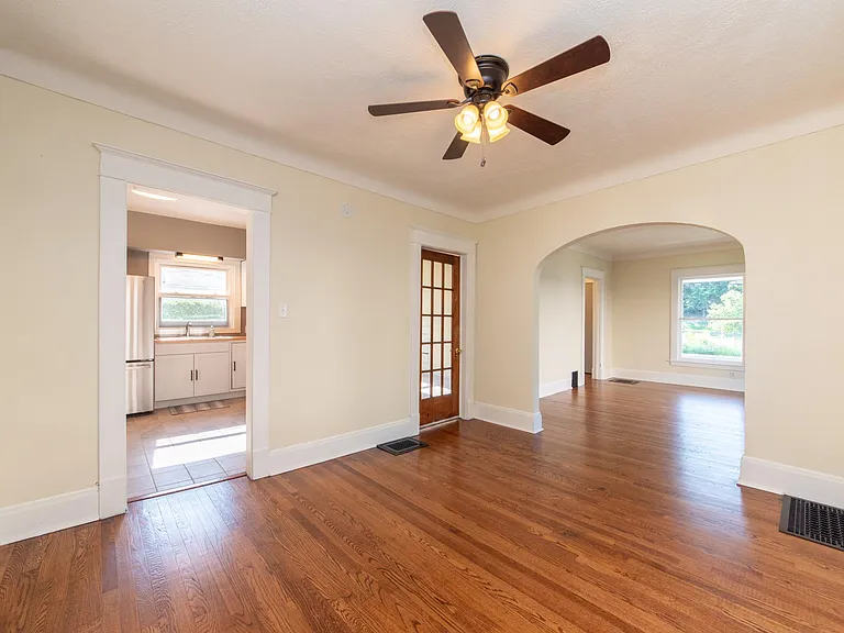 1007 Sherman St SE — Photo 5