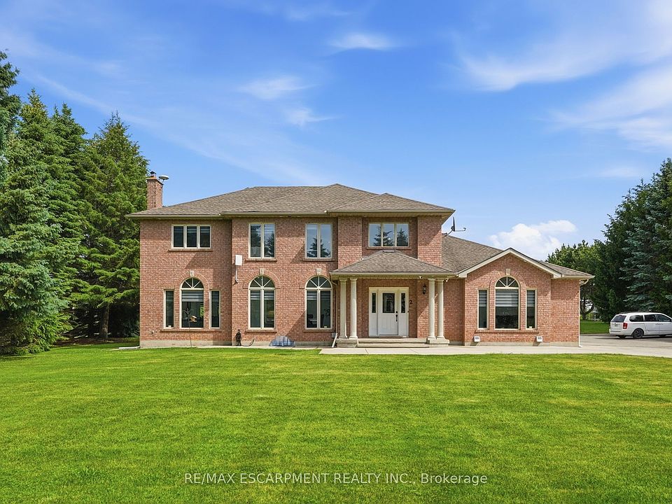 1st image of 2 Currie Dr