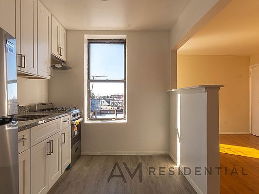 2nd image of 172 Bay 28 St #D1