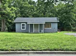 525 Love St NW, Pelham, GA 31779