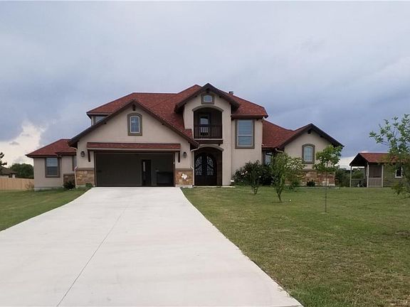 3rd image of 222 Woodbrook Trl