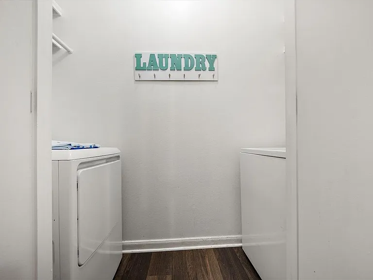 Enjoy the Convenience of In-Unit Laundry with Washer and Dryer at Eagle Flatts Apartments