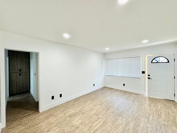 4th image of 410 Brooks Ave #A