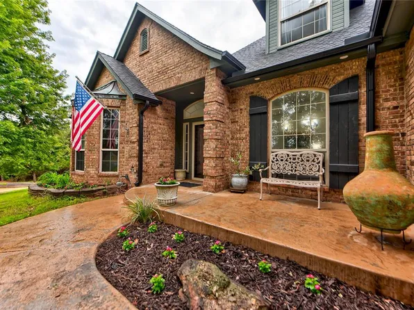 9513 S Foxmor Dr, Oklahoma City, OK 73165