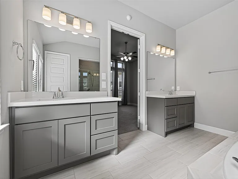15330 Legacy Park Way — Photo 31