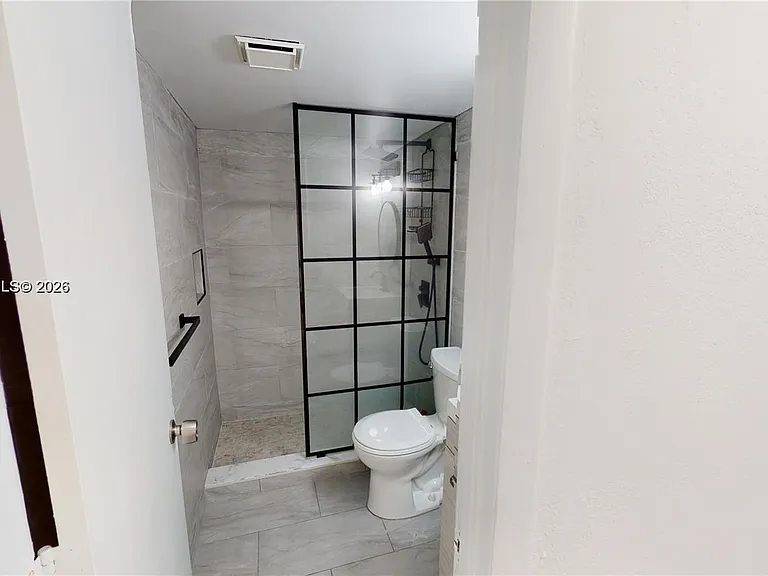 453 SW 2nd St #301C — Photo 11