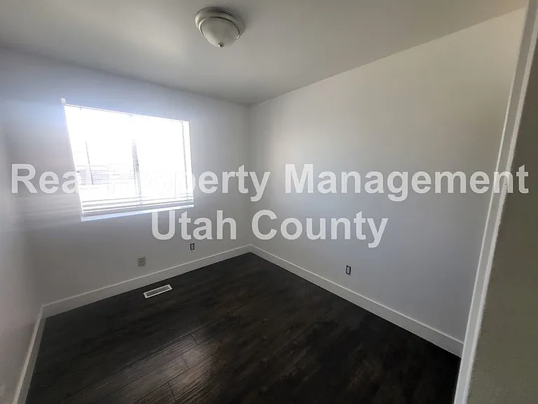 1054 S Ellen Cir — Photo 11