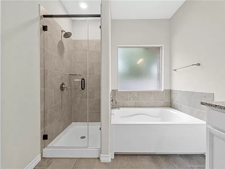 605 Lister Dr — Photo 18