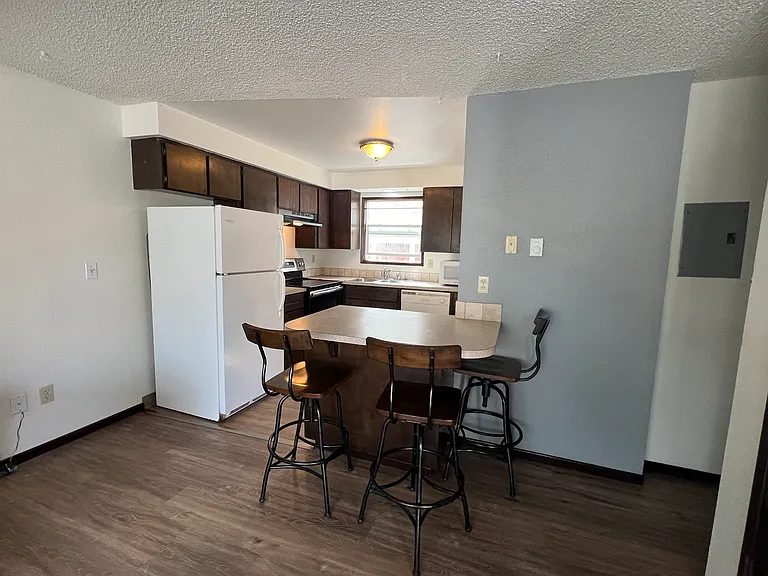 611 W Augusta Ave #C — Photo 7