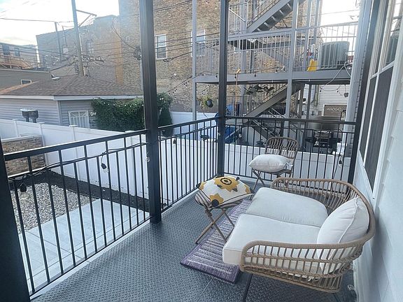 3rd image of 2917 N Gresham Ave #1