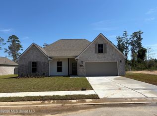 8 Byers Ln, Long Beach, MS 39560