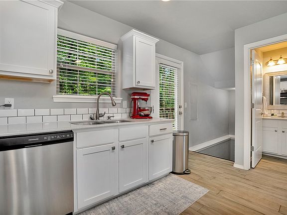 5th image of 287 S Breakwater Ln