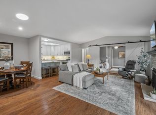981 Zanzibar Ln N, Plymouth, MN 55447